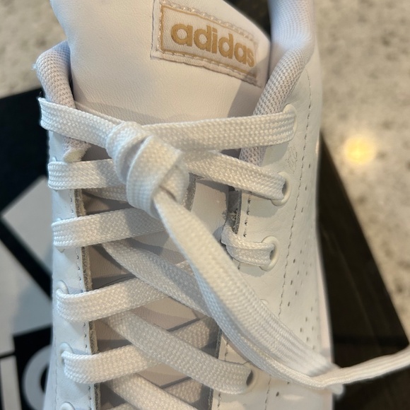 Women’s Adidas Advantage - Picture 12 of 14